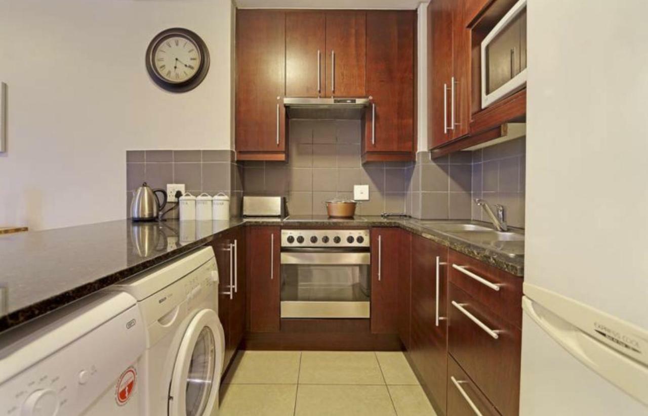 Portico 606 Apartment Bloubergstrand Exterior foto